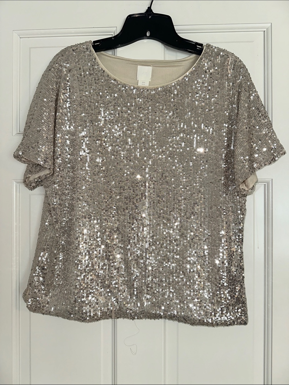Women’s sequence sparkly top. Size small. H&M.